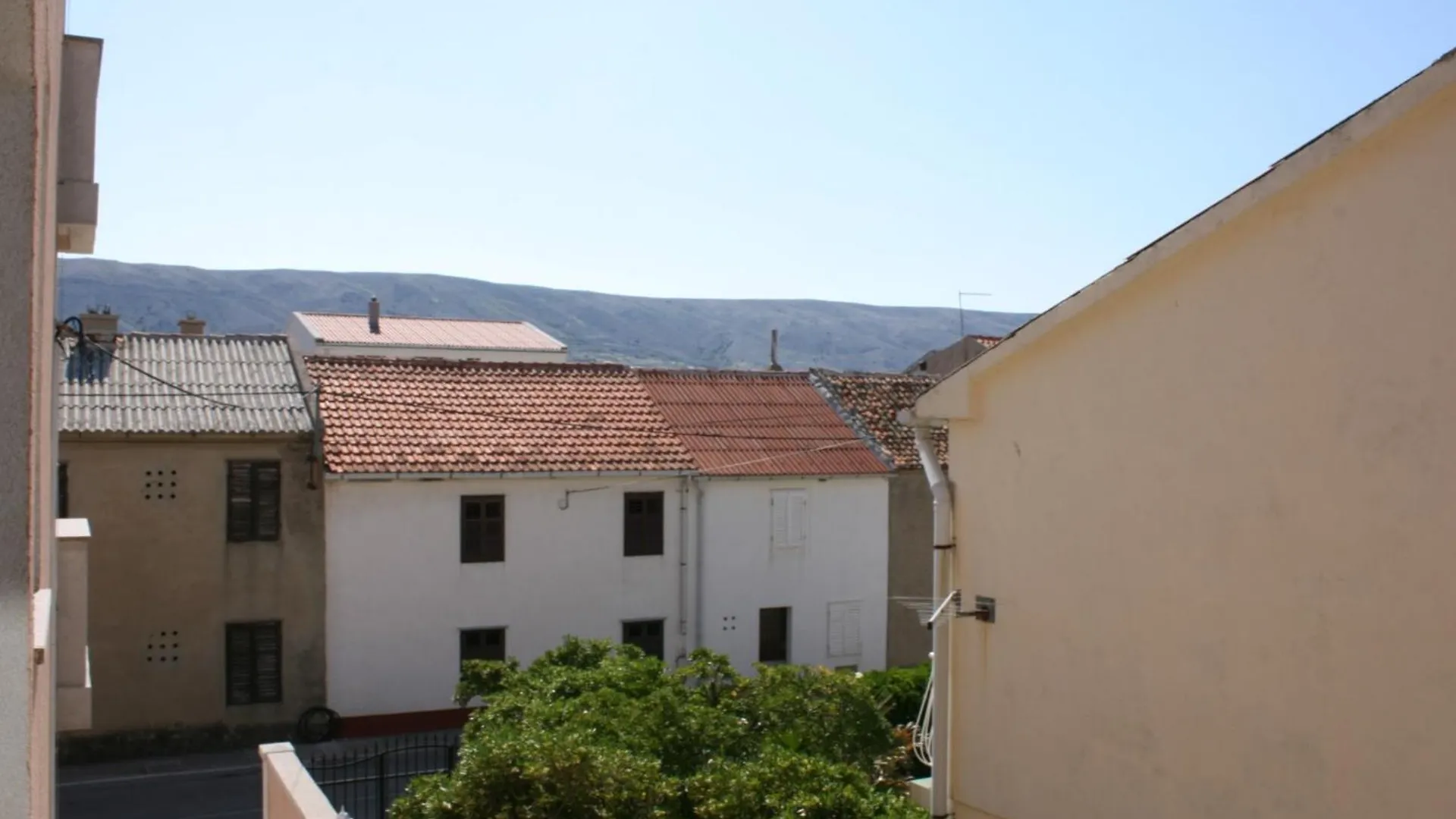 Apartments And Rooms By The Sea Pag - 6311 Pag Town