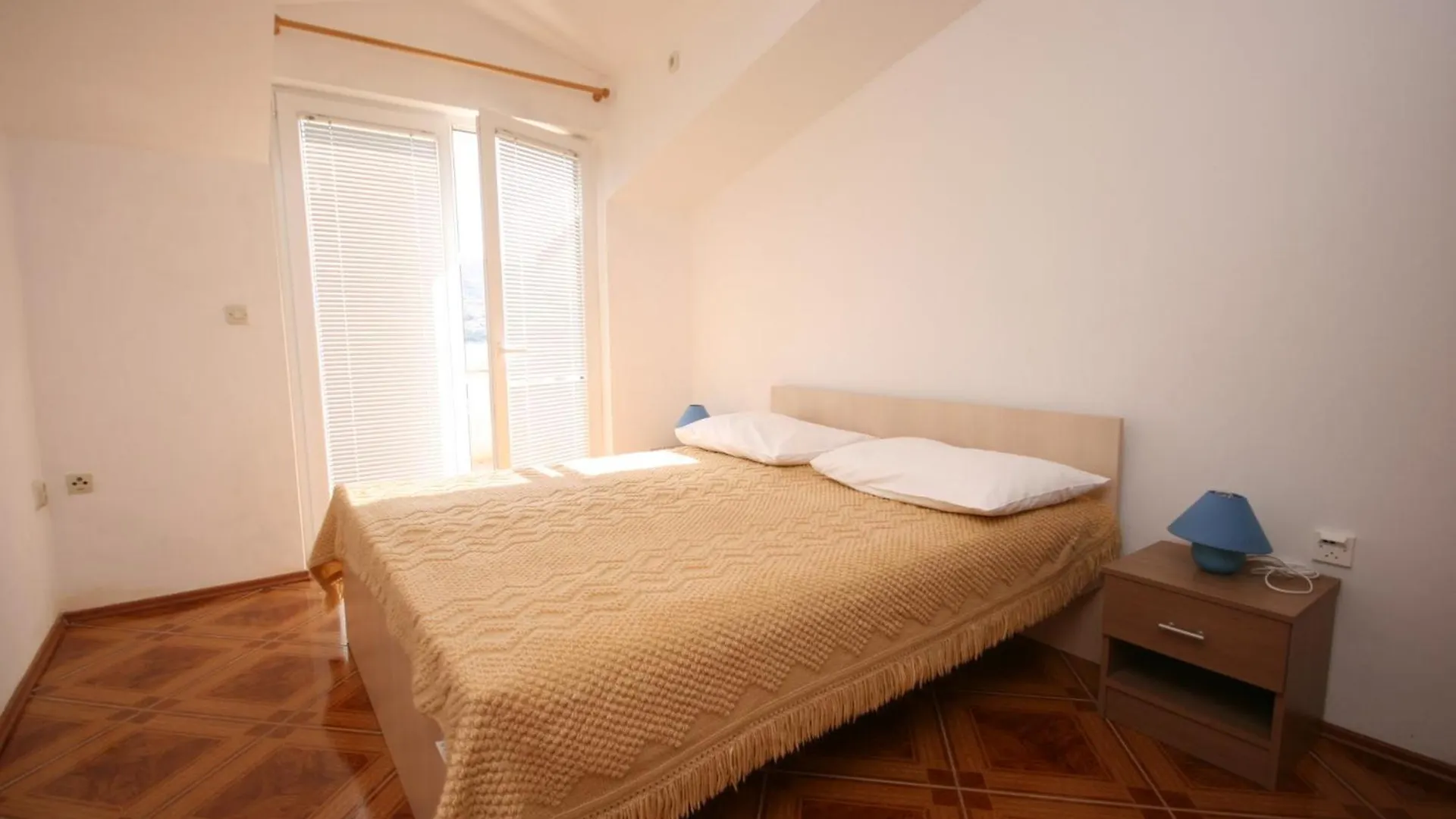 Gasthof Apartments And Rooms By The Sea Pag - 6311
