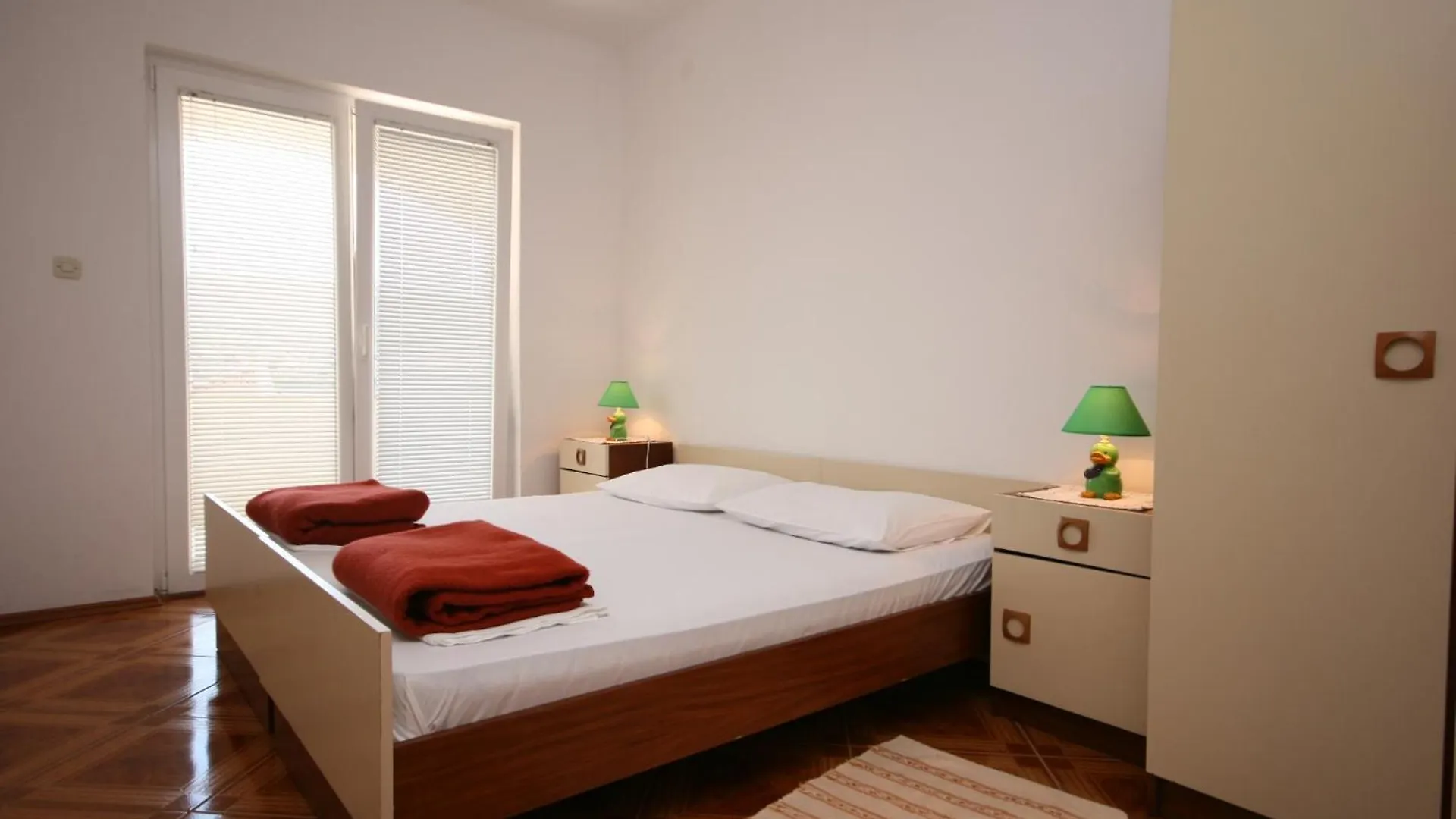 Apartments And Rooms By The Sea Pag - 6311 Kroatien
