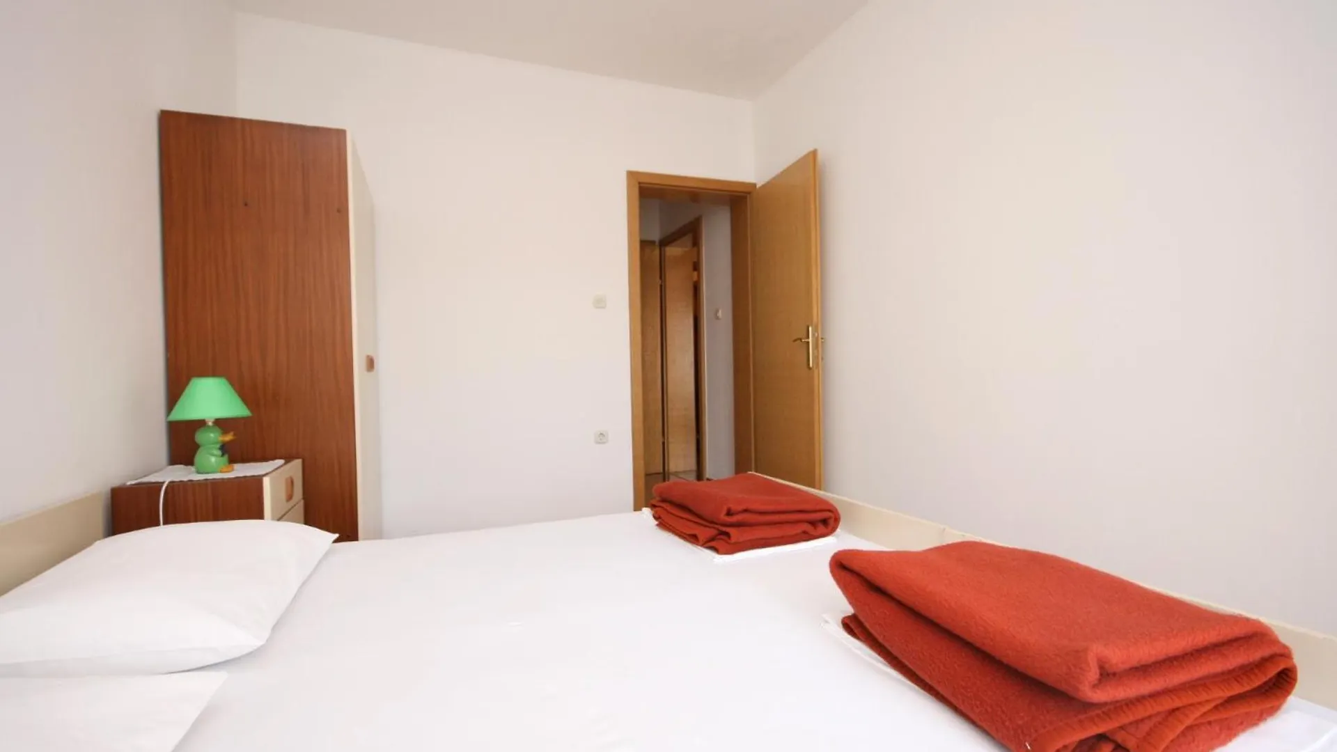 Apartments And Rooms By The Sea Pag - 6311 Gasthof Pag Town