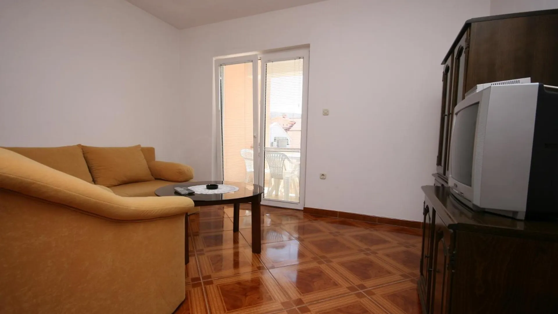 Apartments And Rooms By The Sea Pag - 6311 Pag Town 3*,  Chorvatsko