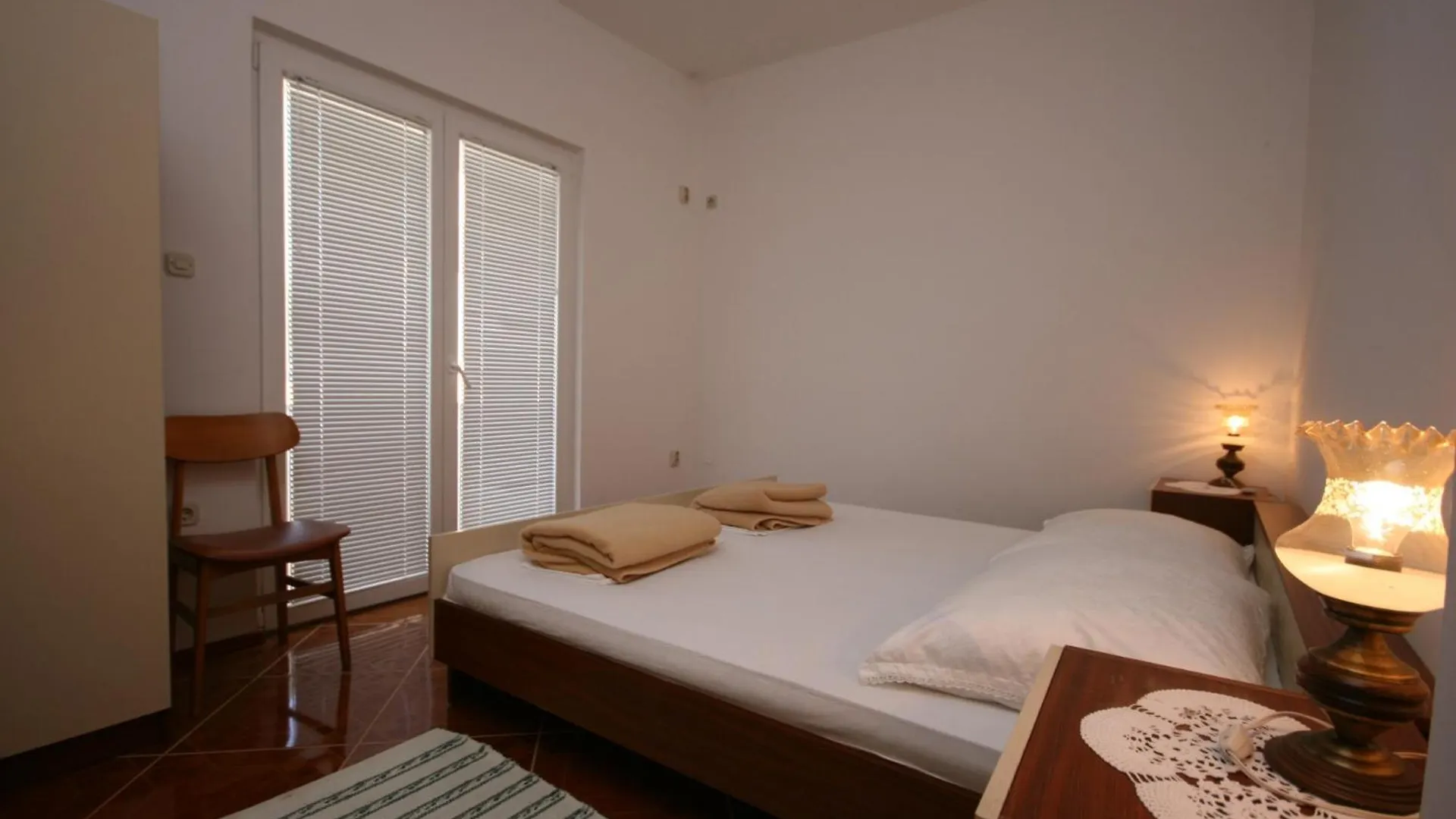 Apartments And Rooms By The Sea Pag - 6311 Pag Town 3*,  Chorvatsko